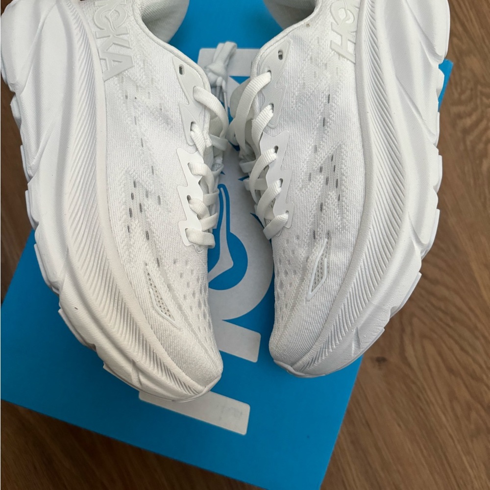 Hoka Clifton 9 (Women’s)